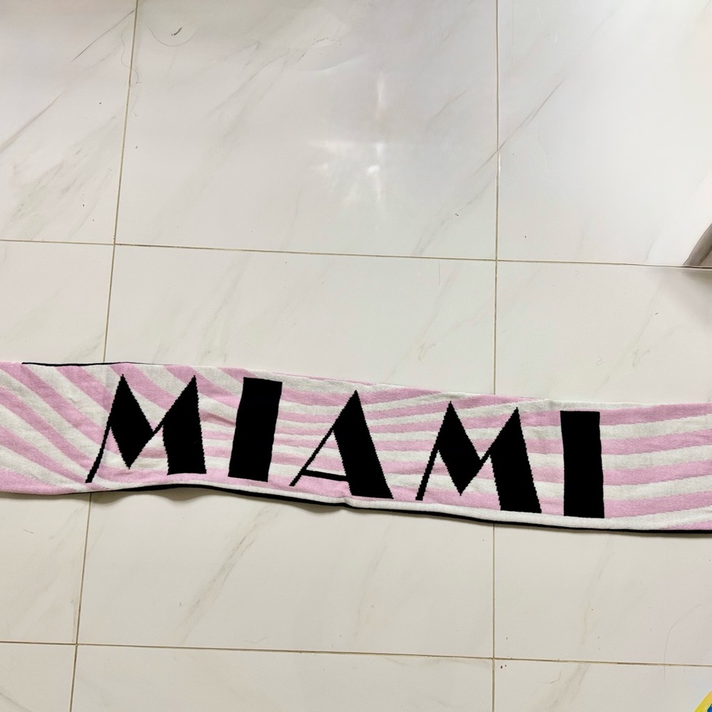 BNWT MESSI SCARF - Picture 3 of 4